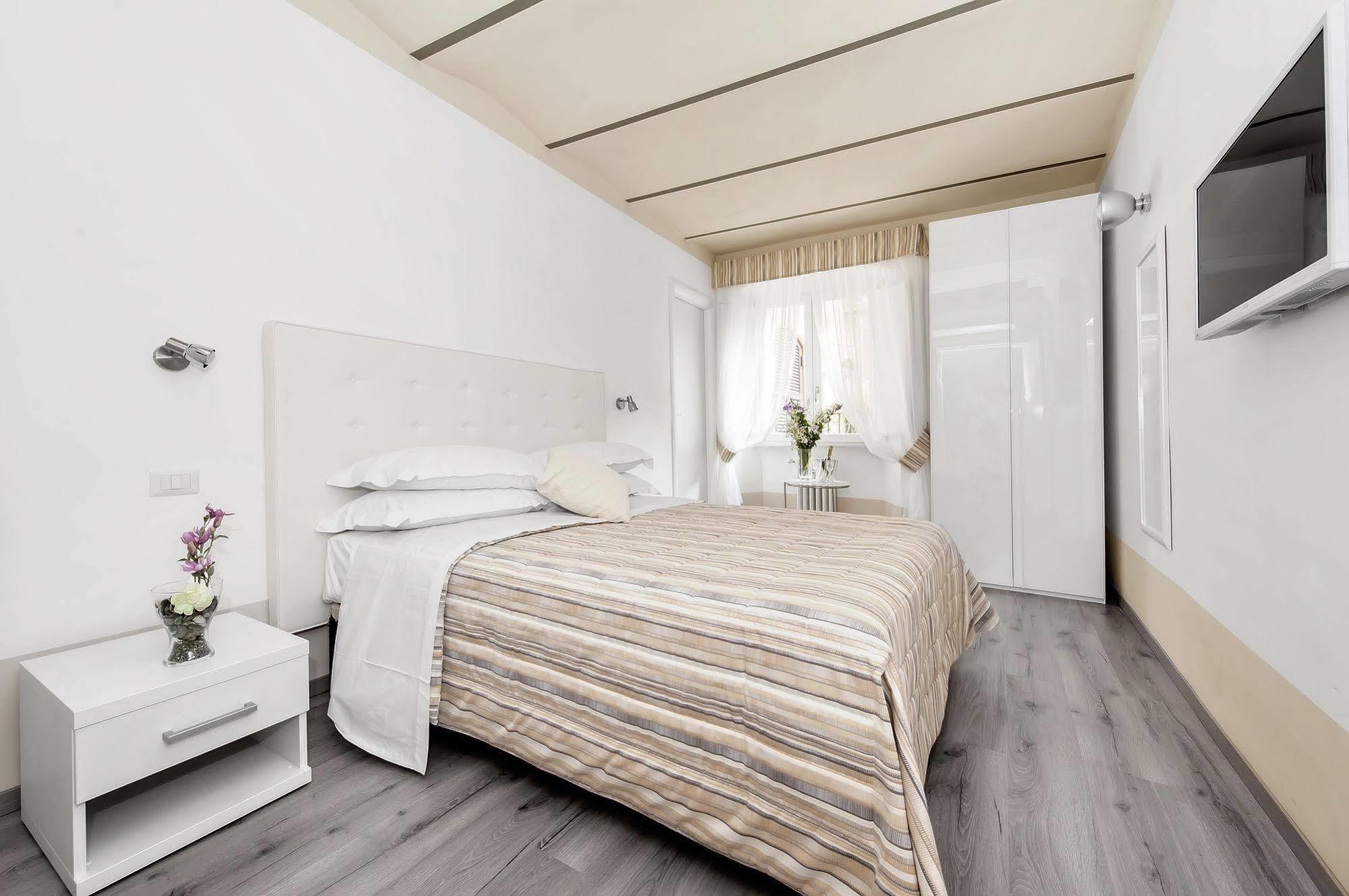 White Rooms Colosseo Rom Exteriör bild